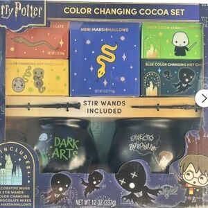 Harry Potter Color Changing Cocoa Set: 2 Ceramic Mugs, 2 Stir Wands, 8 Mixes NEW
